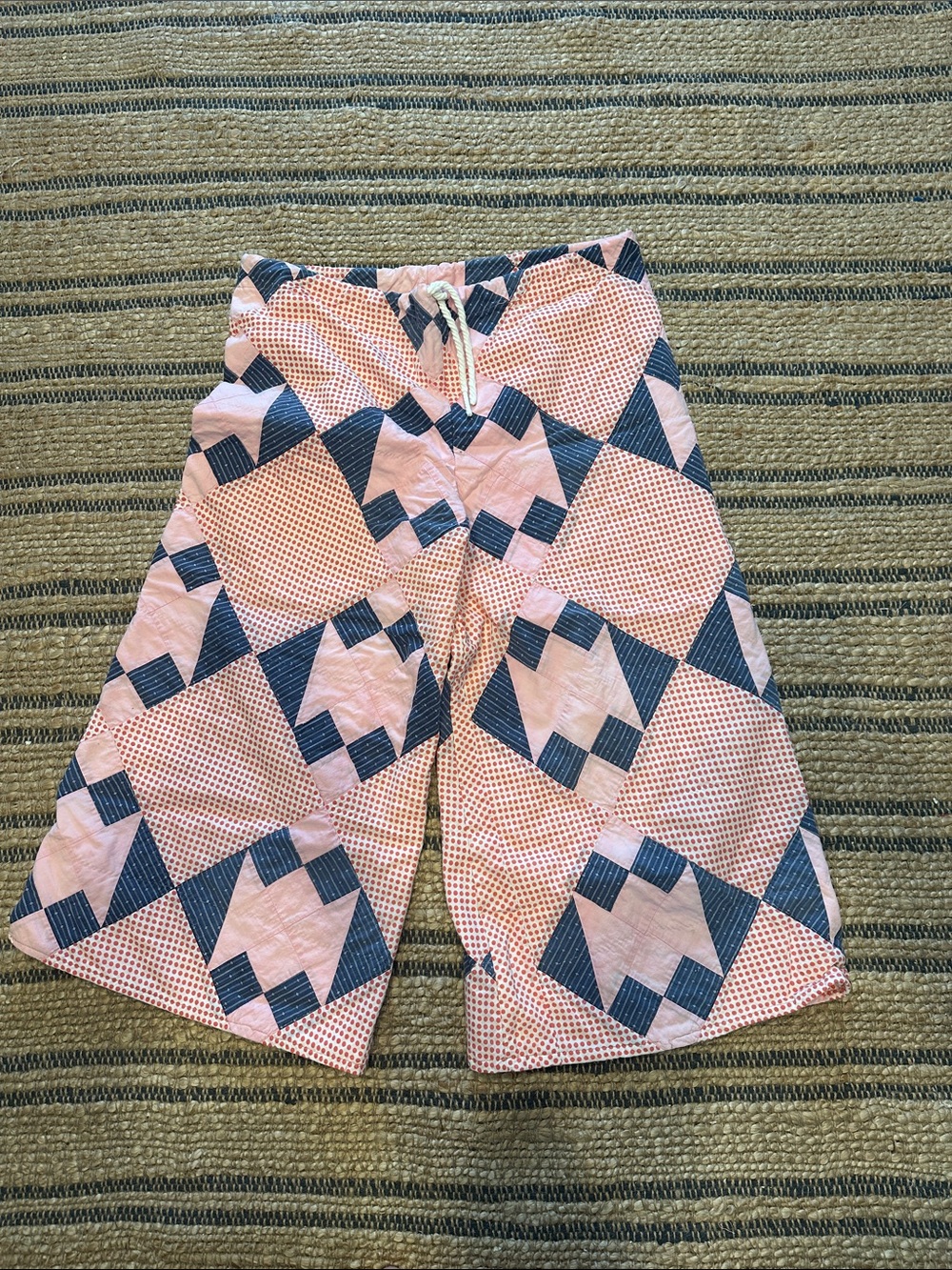Vintage quilt pants .. Geometric Print Drawstring pants in Pink & Navy no size